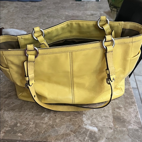 Coach Vintage East West Gallery Yellow Patent Leather Tote Bag. GUC. - Picture 12 of 15